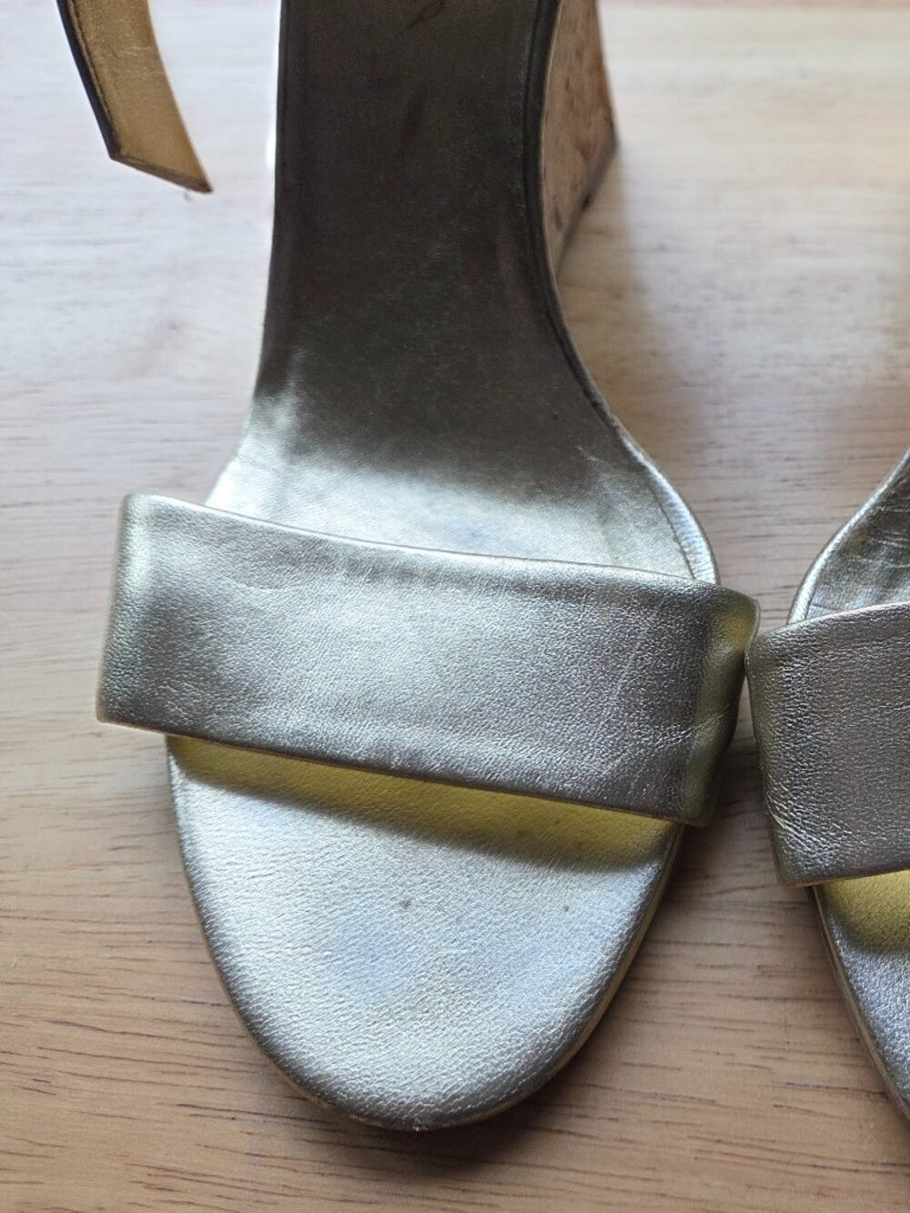 Vintage Gucci Gold Metallic Wedges - Picture 4 of 16